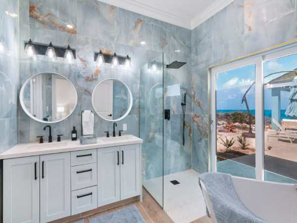 Luxury Oceanfront Villa in Exuma - Ideal for Families and Groups